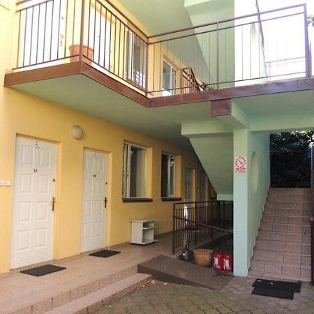 Hostel Malva Łomianki エクステリア 写真