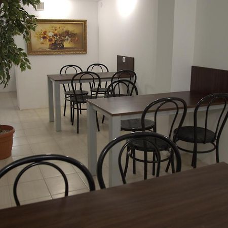 Hostel Malva Łomianki エクステリア 写真